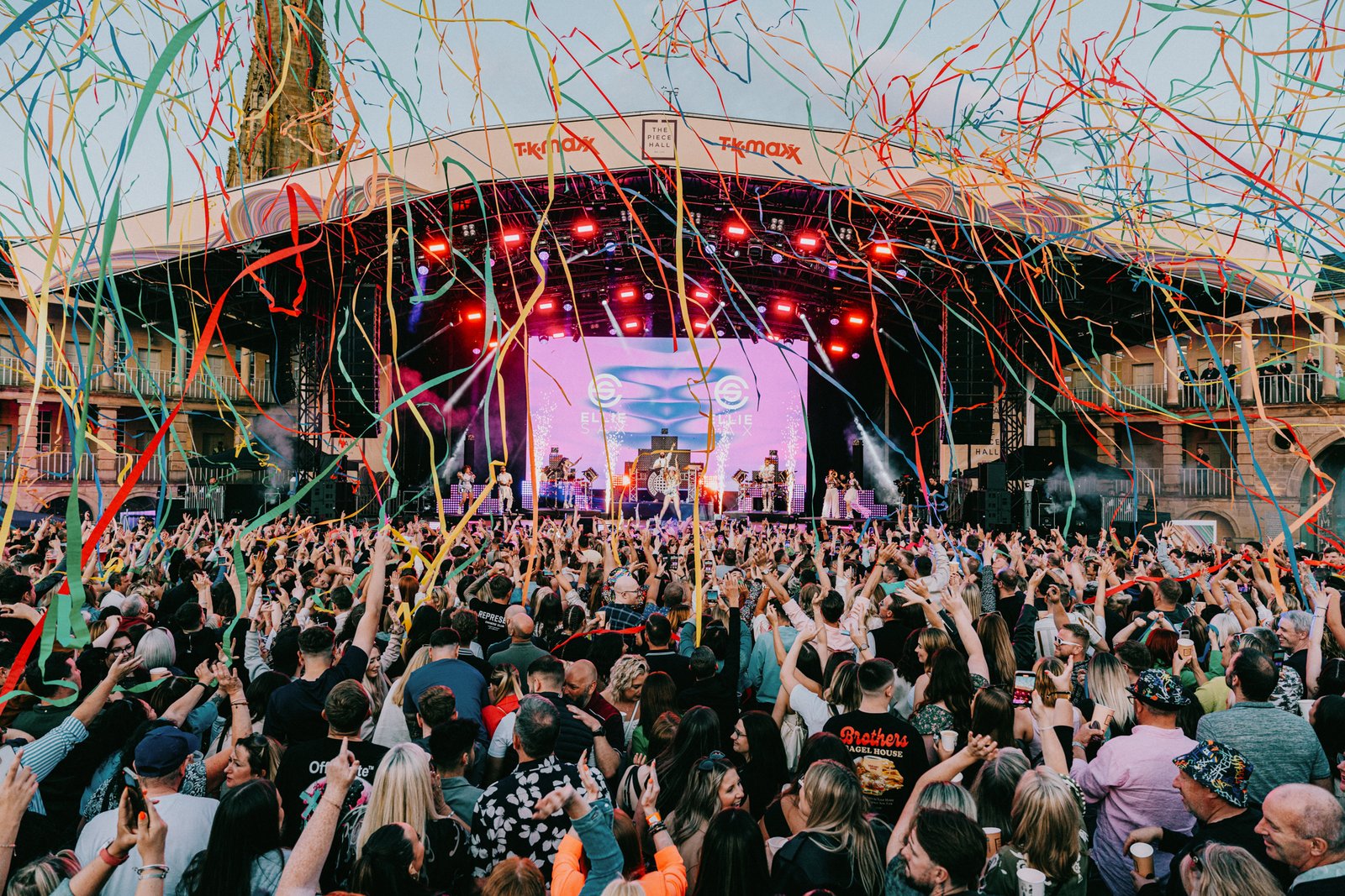 Ellie Sax at The Piece Hall with confetti and crowd energy