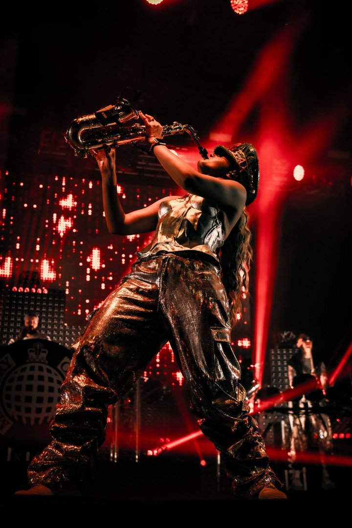 Ellie Sax red stage saxophone solo